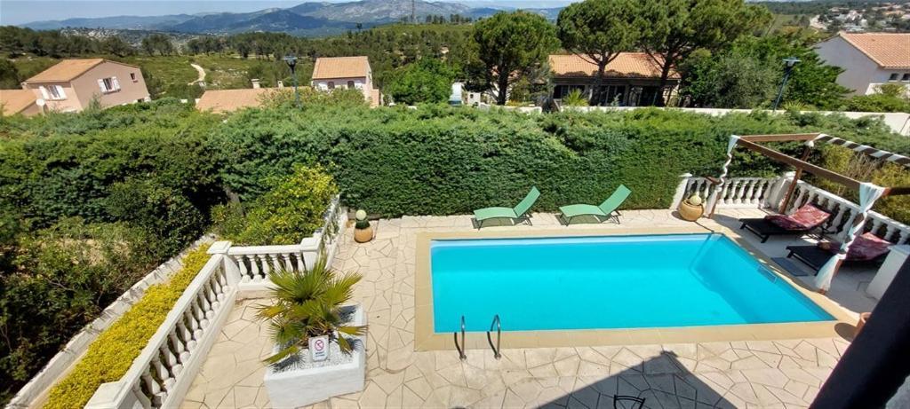 Villa T3 à 10' de Cassis - Piscine privée et cuisine d'été extérieure Carnoux-en-Provence Exterior foto