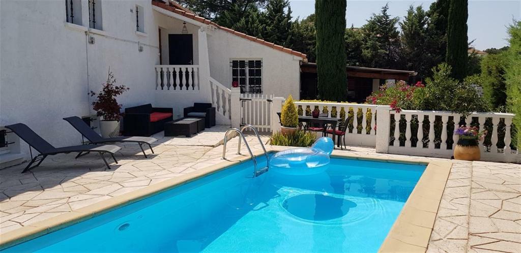 Villa T3 à 10' de Cassis - Piscine privée et cuisine d'été extérieure Carnoux-en-Provence Exterior foto